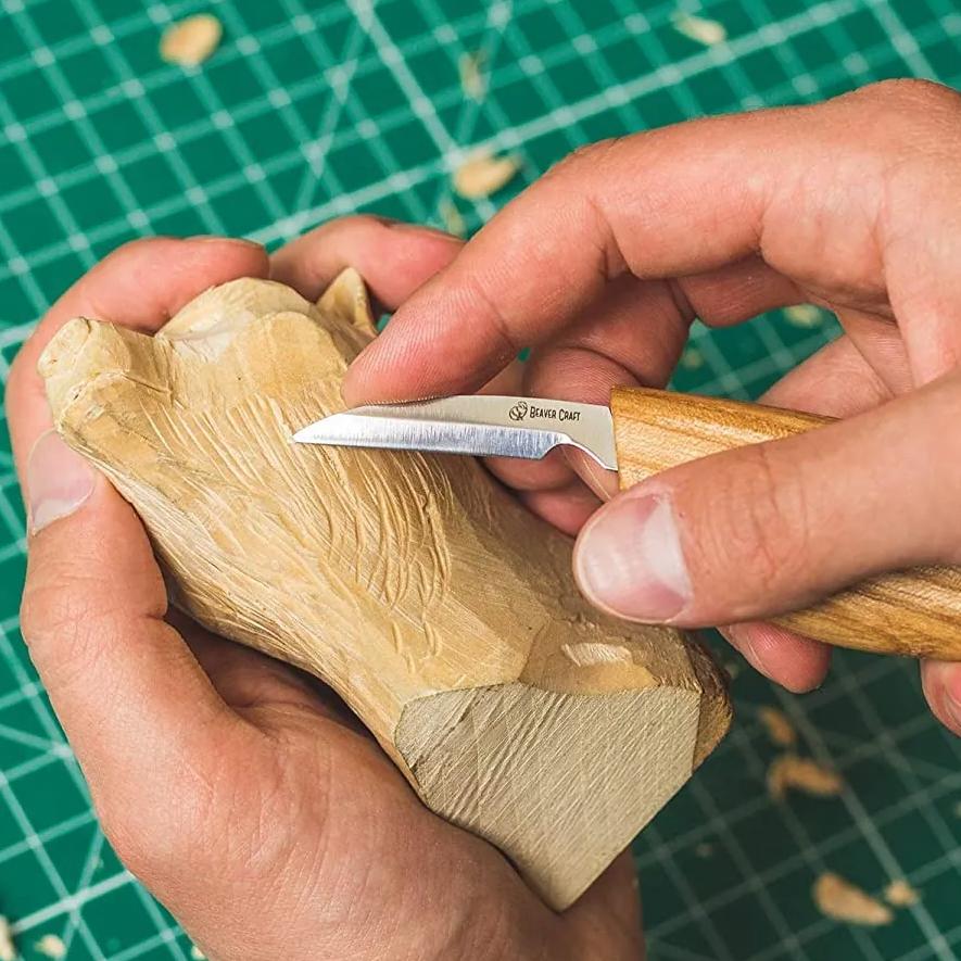 BeaverCraft leikkausveitsi 35 mm , tamminen muotoiltu kahva