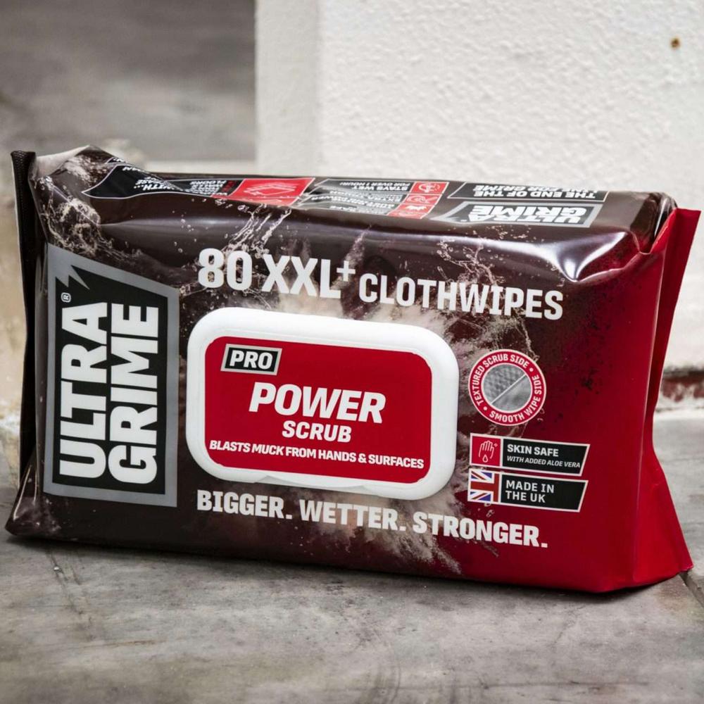UltraGrime Puhdistusliina XXL Power Scrub lattialla